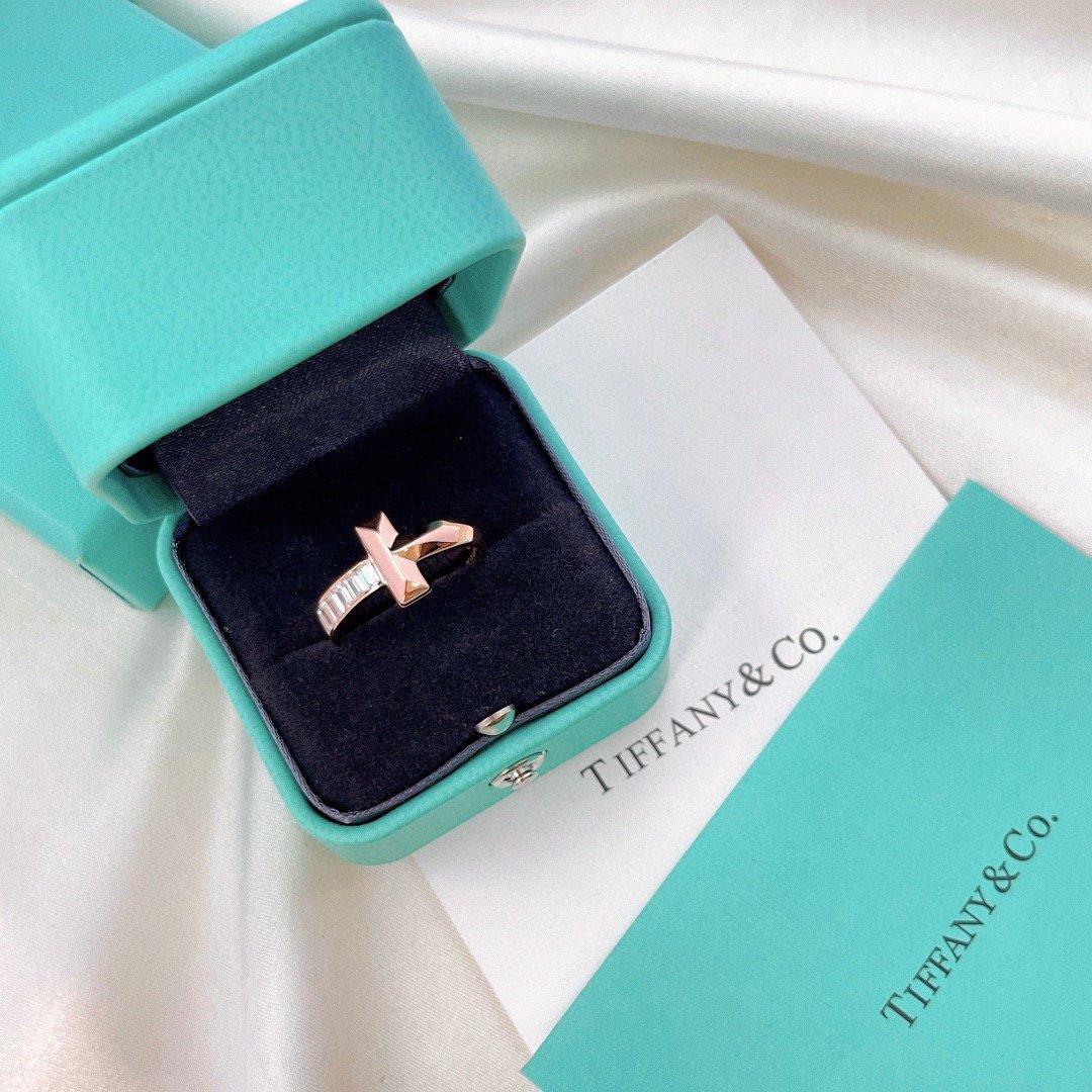 Tiffany高仿莆田鞋T1玫瑰金鑽石戒指幾何切割設計簡約奢華質感珠寶