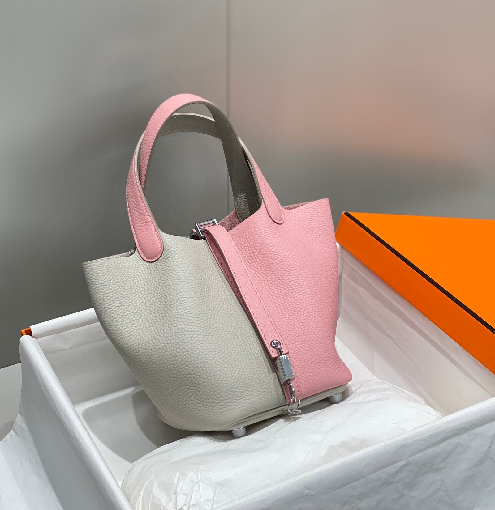 Hermès 頂級原單 Picotin Lock 18 手提水桶包 奶油白拼柔粉色 溫柔甜美 法式優雅