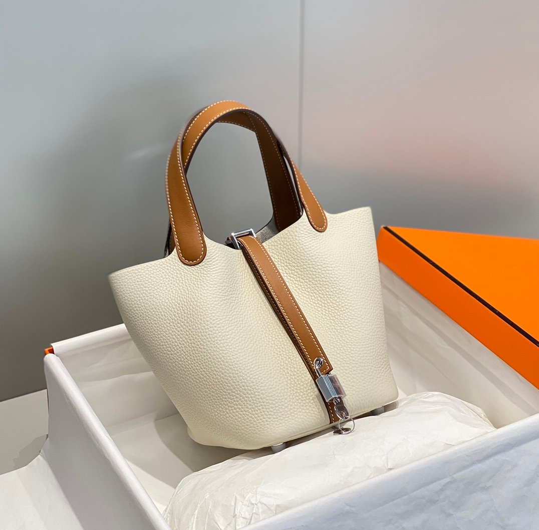 Hermès 高仿 Picotin Lock 18 手提水桶包 奶油白拼焦糖色 經典耐看 法式優雅