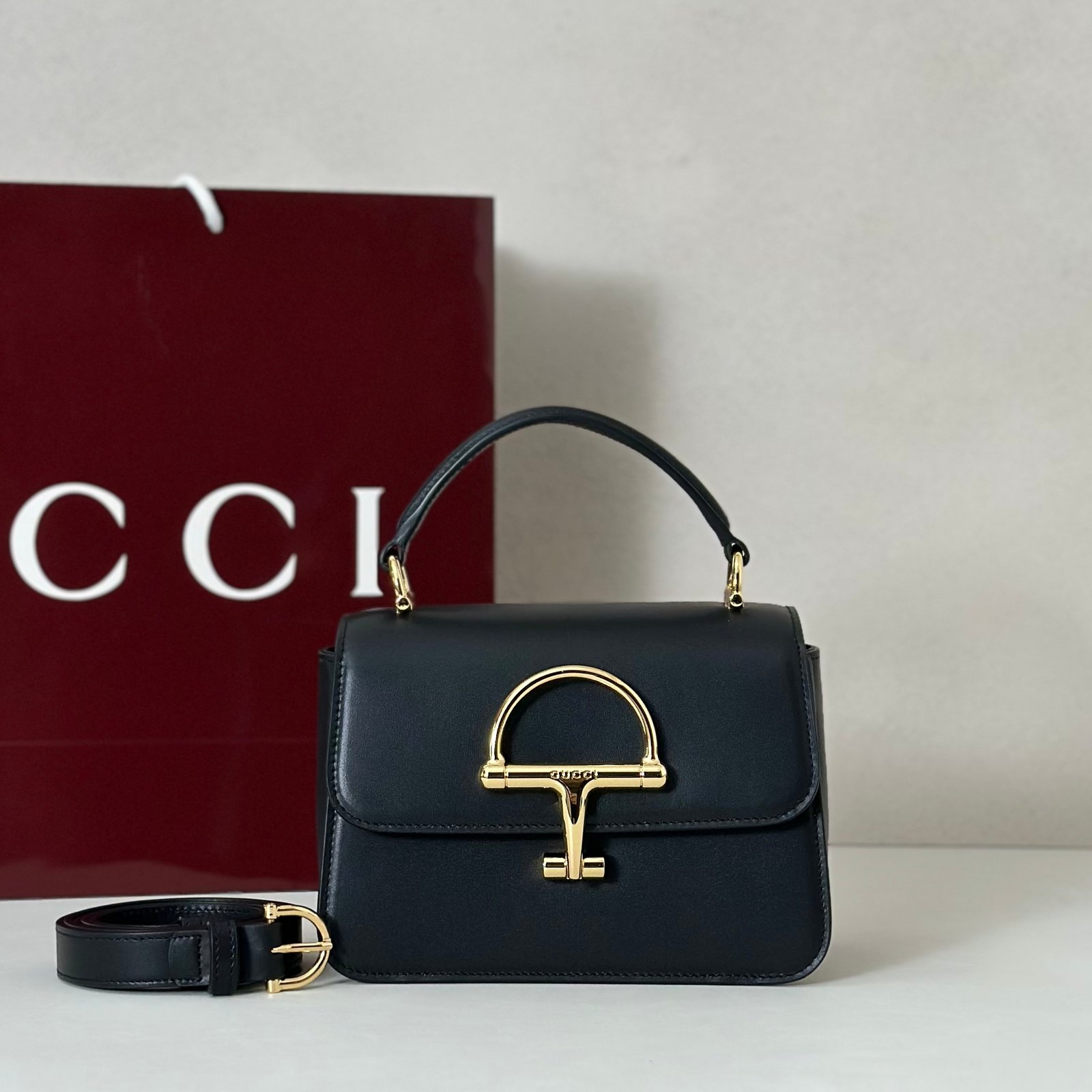 Gucci高仿手提斜背包馬銜扣設計經典黑金款時尚百搭義大利奢華風格855536
