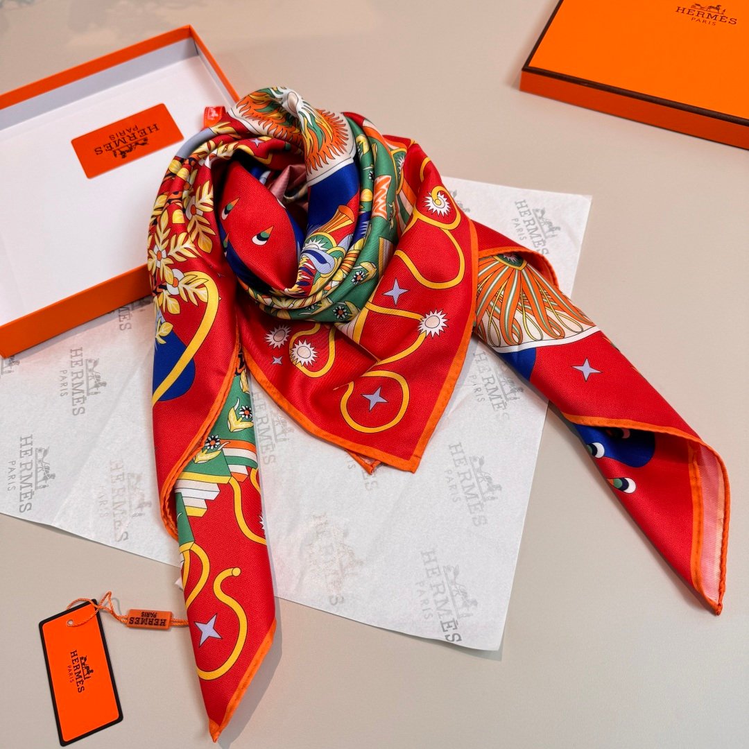 Hermes精品仿製絲巾經典馬術圖騰紅藍撞色藝術印花大方巾高級時尚百搭配件90*90cm