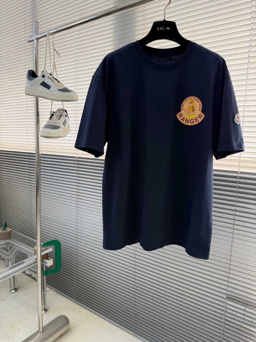 Moncler高仿短袖T恤深藍色Ranger徽章設計寬鬆版型戶外風格休閒百搭男女同款