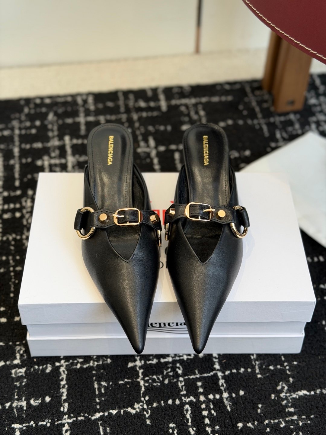 Balenciaga高仿穆勒鞋黑色尖頭金扣設計簡約百搭新品歐美時尚女鞋