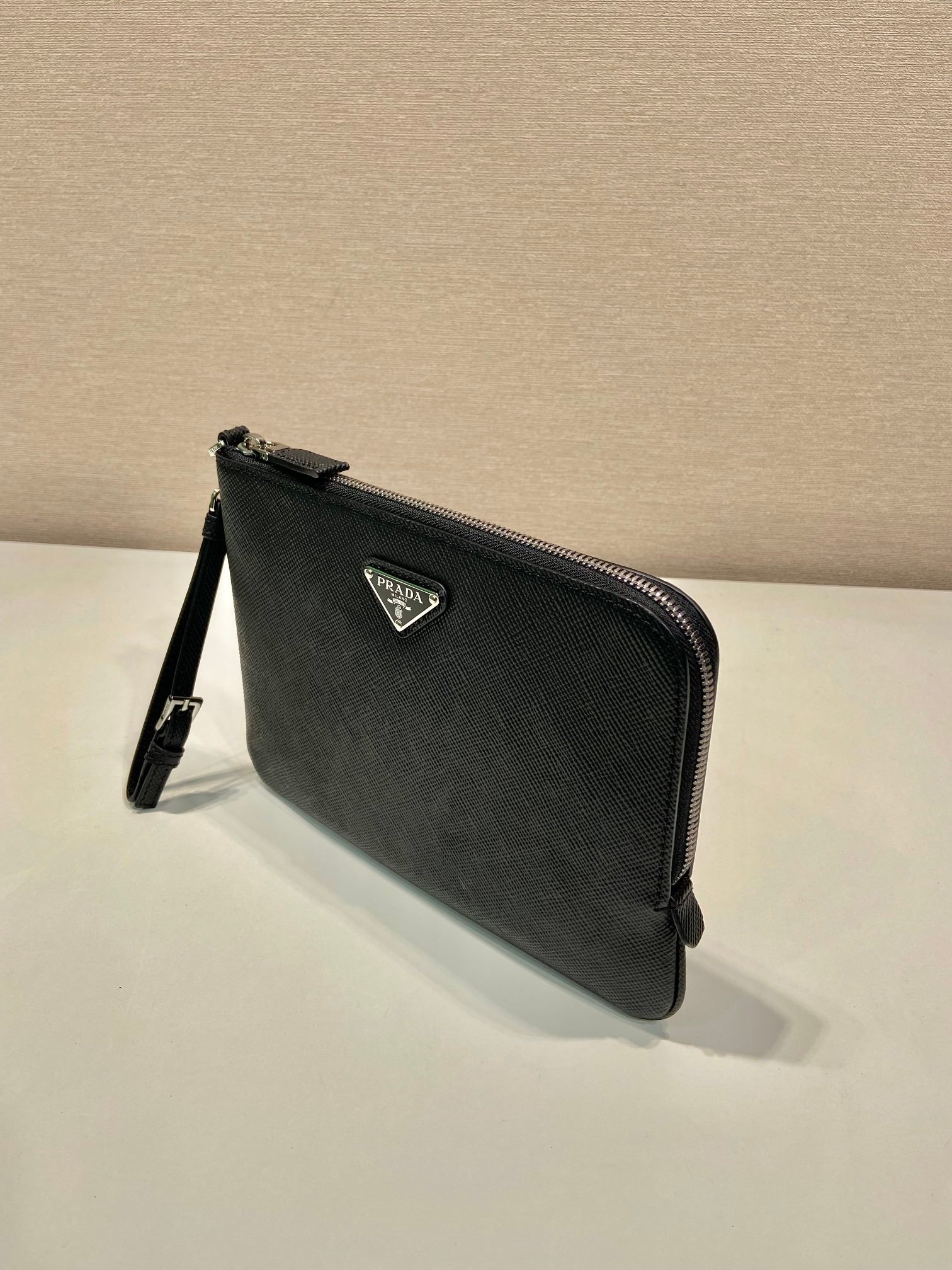 頂級原單 Prada2NH023 十字紋牛皮男士手包 大號