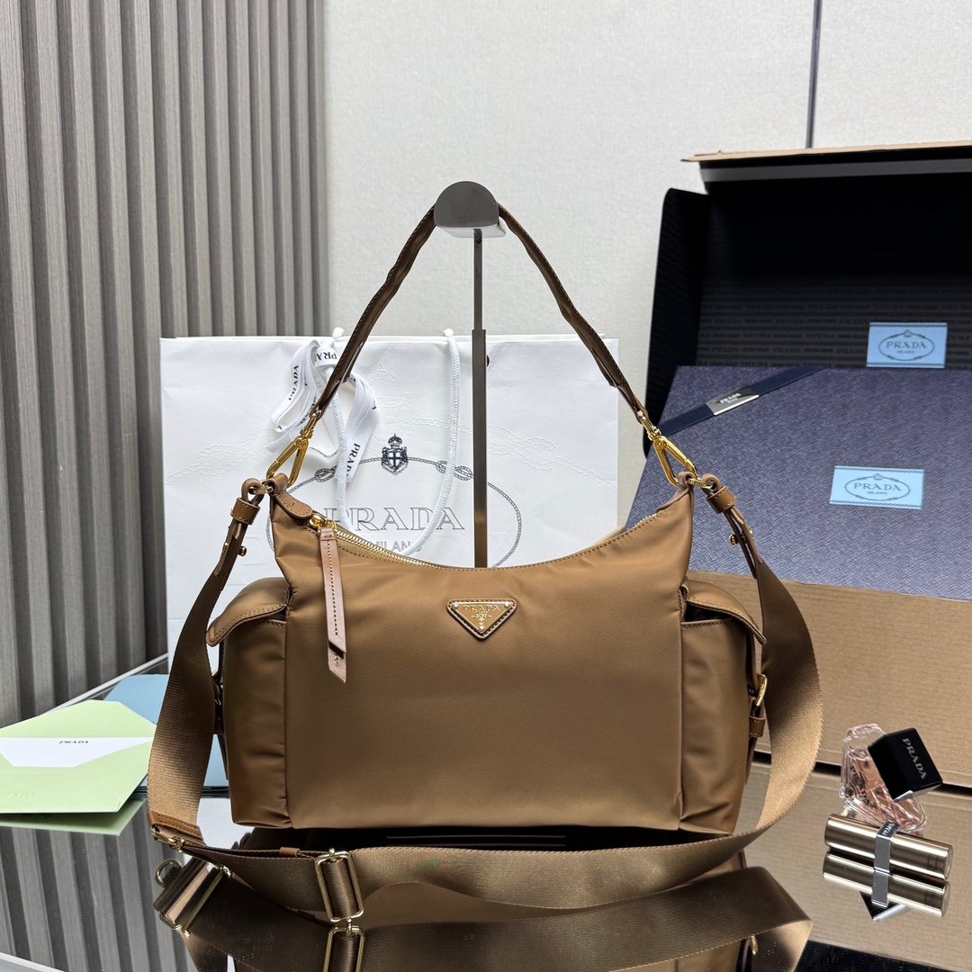 頂級原單 Prada1BC264 Re-Nylon 探索包 尼龍拼小牛皮斜背包
