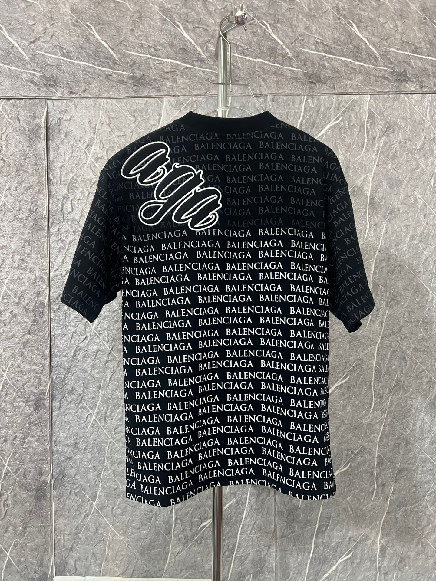 Balenciaga高仿滿版Logo短袖T恤黑色塗鴉字母設計潮流吸睛新品街頭風