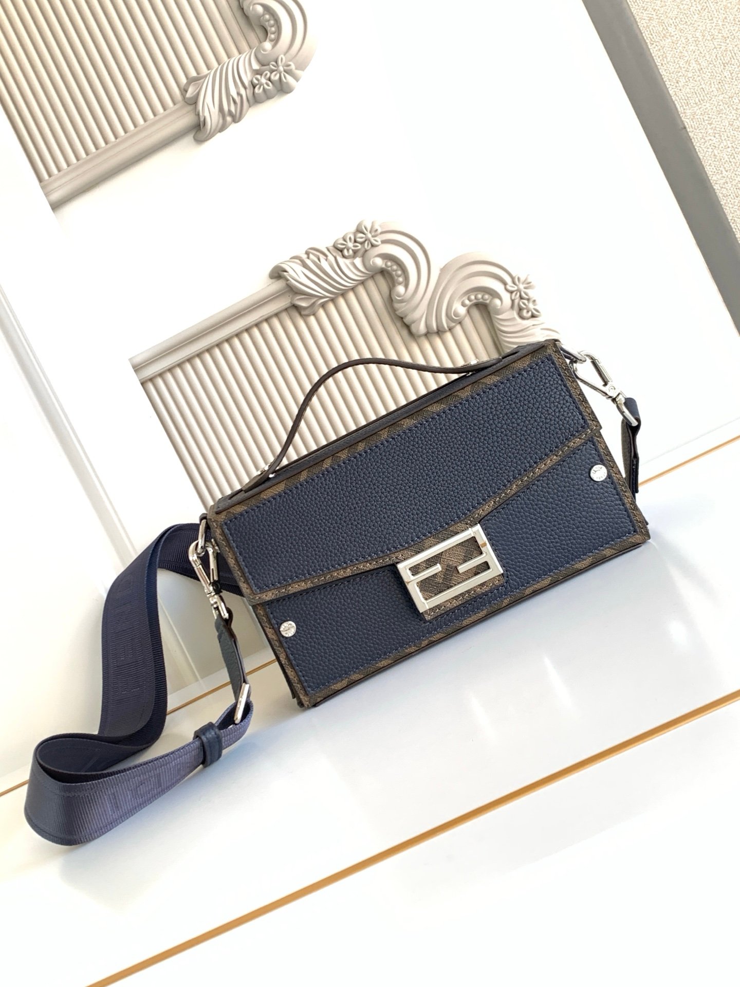 Fendi頂級原單 Baguette Soft Trunk 7VA565 FF Eclissi 提花斜背包