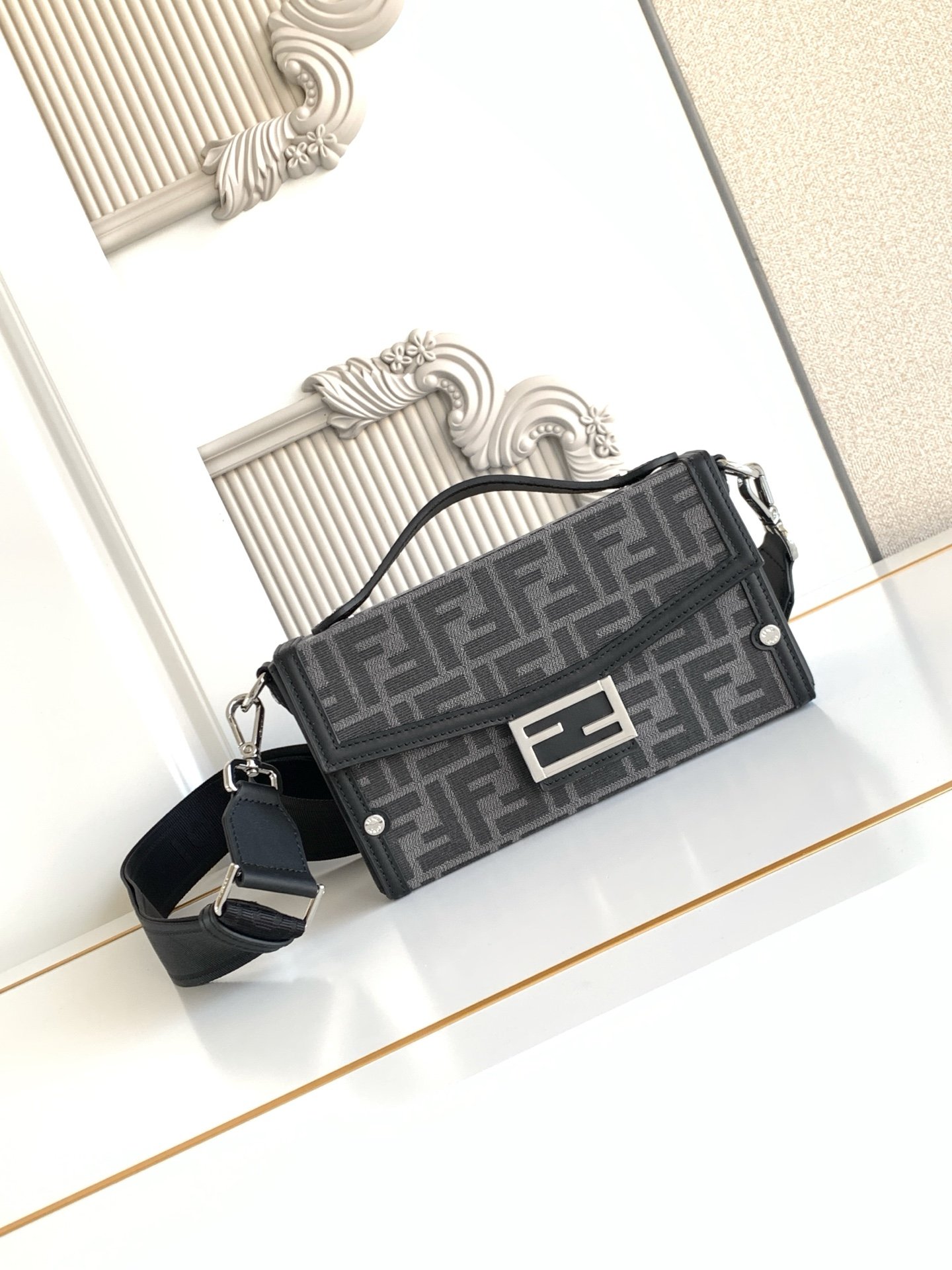 Fendi原單級Baguette Soft Trunk 7VA565 FF提花斜背包