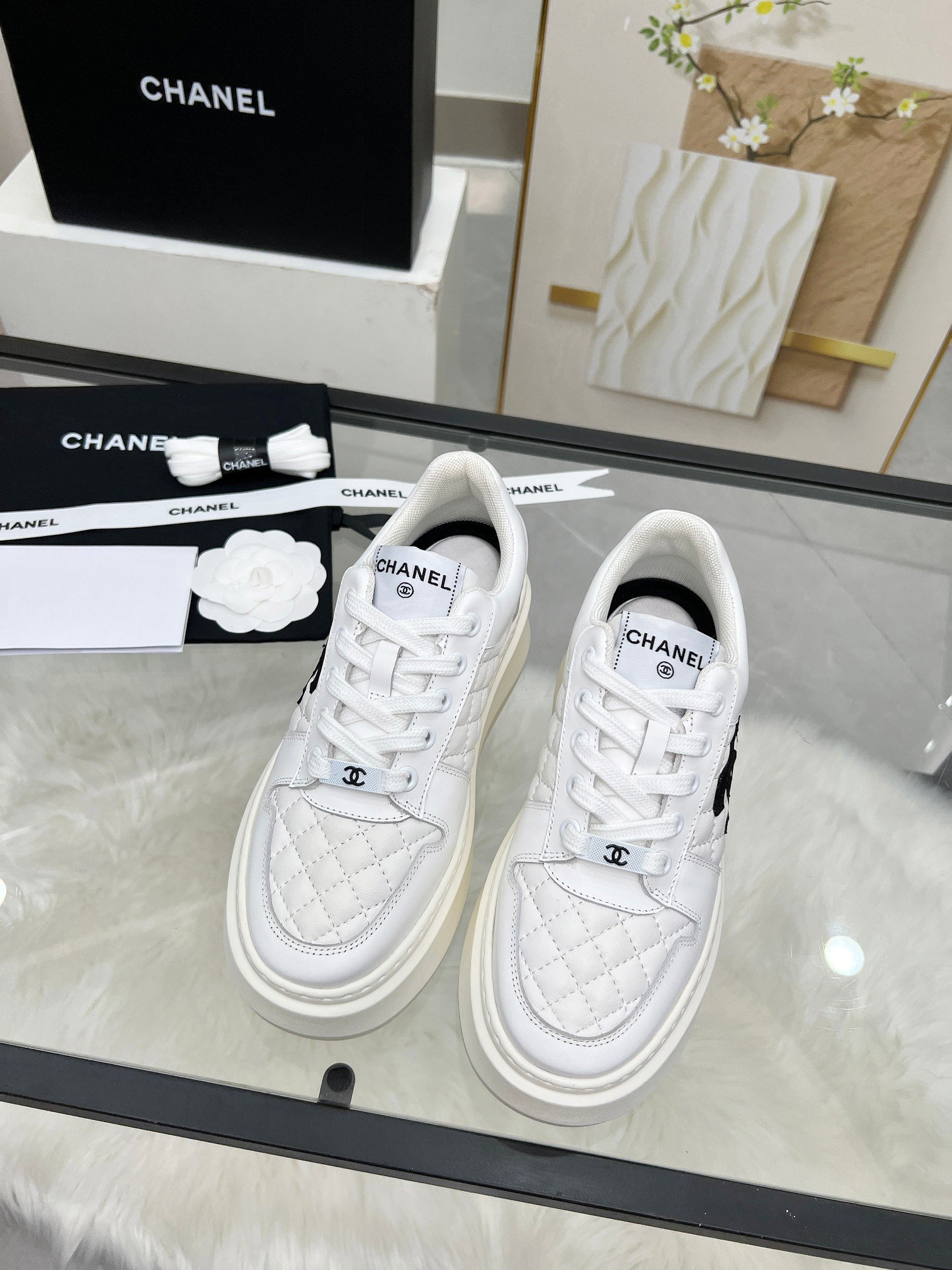 Chanel高仿運動鞋全白菱格壓紋厚底設計簡約百搭時尚潮流款