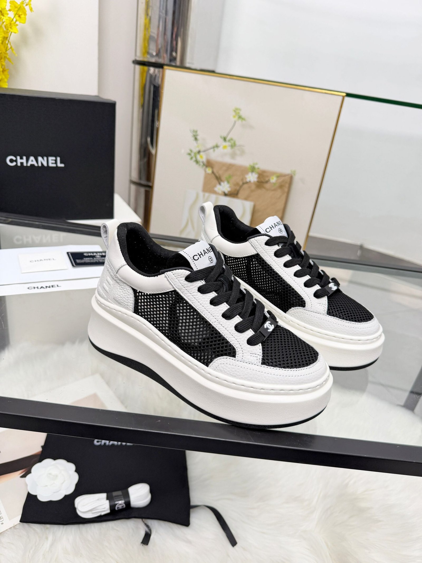 Chanel高仿運動鞋黑白拼接網布厚底設計透氣舒適潮流百搭款