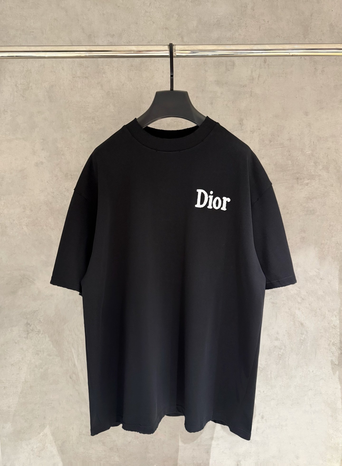 Dior高仿短袖T恤刺繡Logo設計寬鬆版型極簡百搭高端時尚暗黑風格
