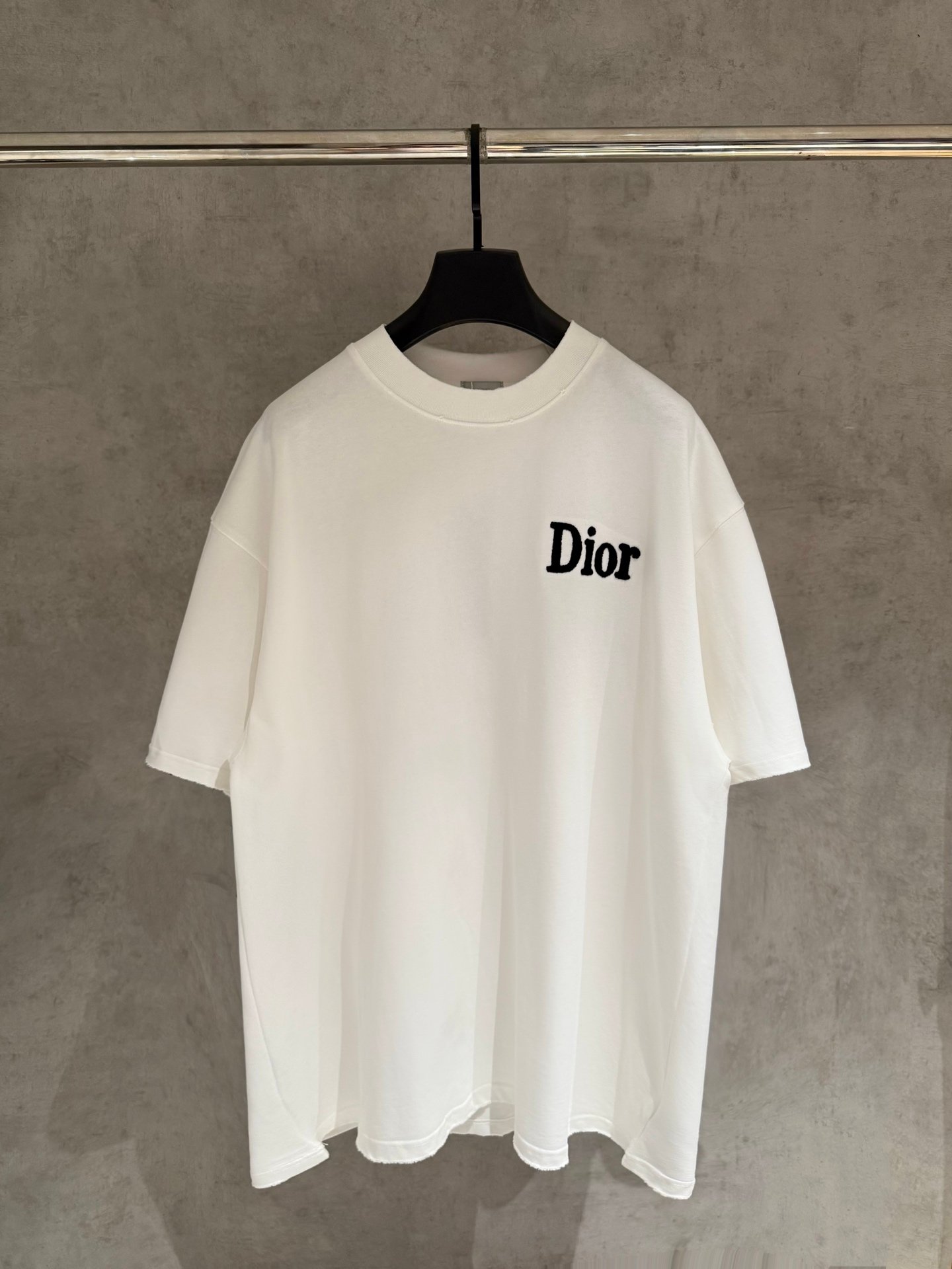 Dior高仿短袖T恤刺繡Logo設計寬鬆版型極簡百搭高端時尚風格