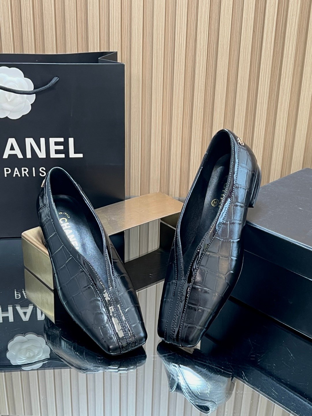Chanel高仿鱷魚壓紋低跟單鞋復古方頭精品氣質女鞋