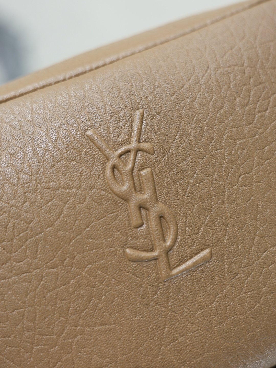 YSL 超A貨 奶茶棕流蘇斜背包 優雅百搭 法式奢華520534