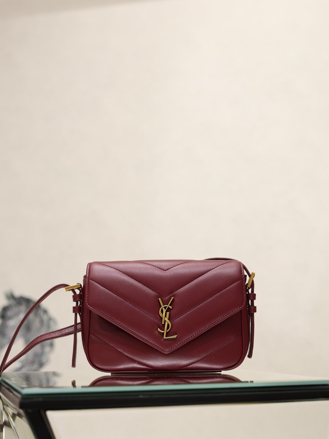 YSL精品仿製Loulou Puffer信封斜背包酒紅色V字絎縫法式優雅女包873156
