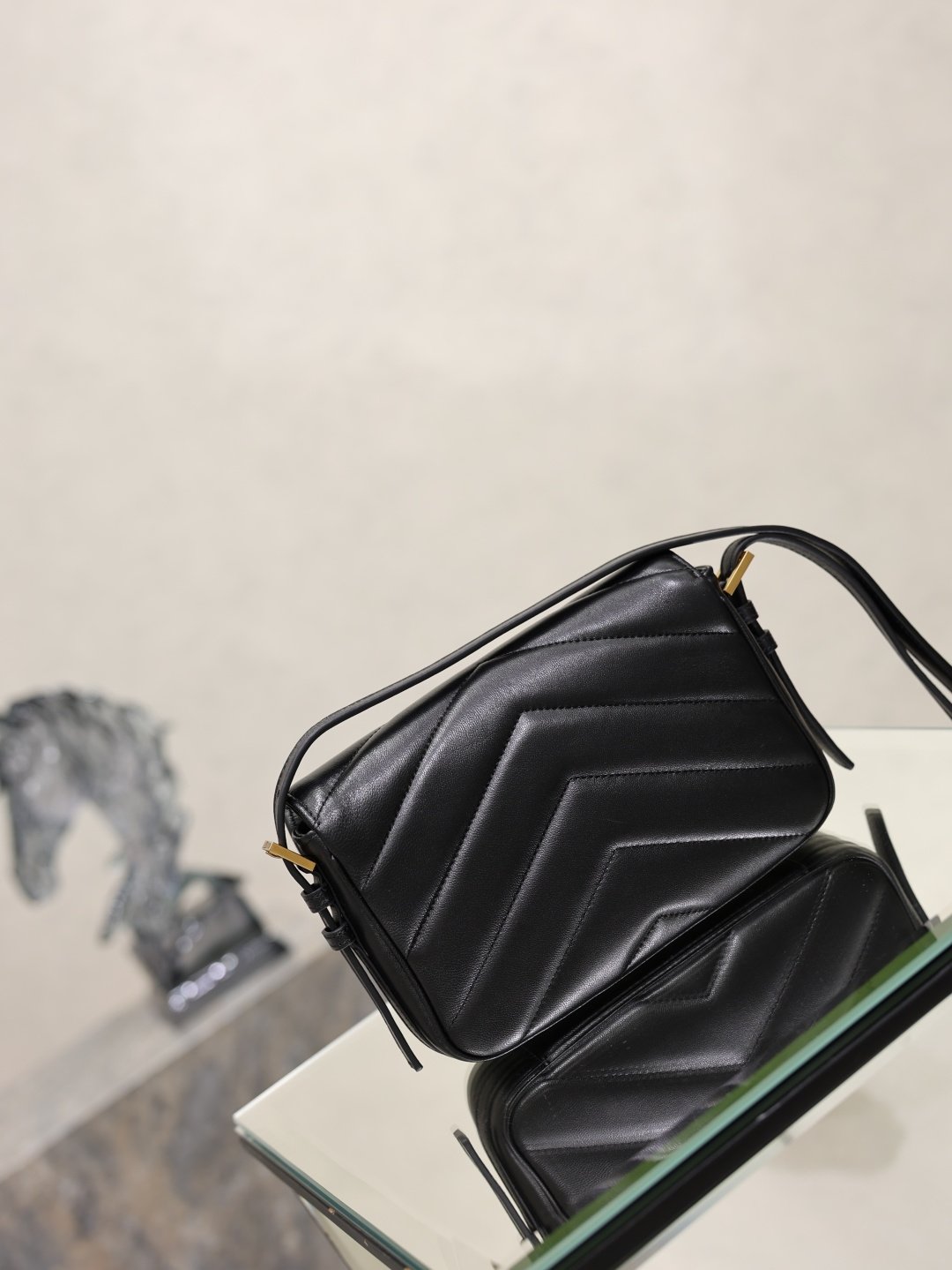 YSL A貨Loulou Puffer信封斜背包V字絎縫黑金款時尚百搭法式奢華873156