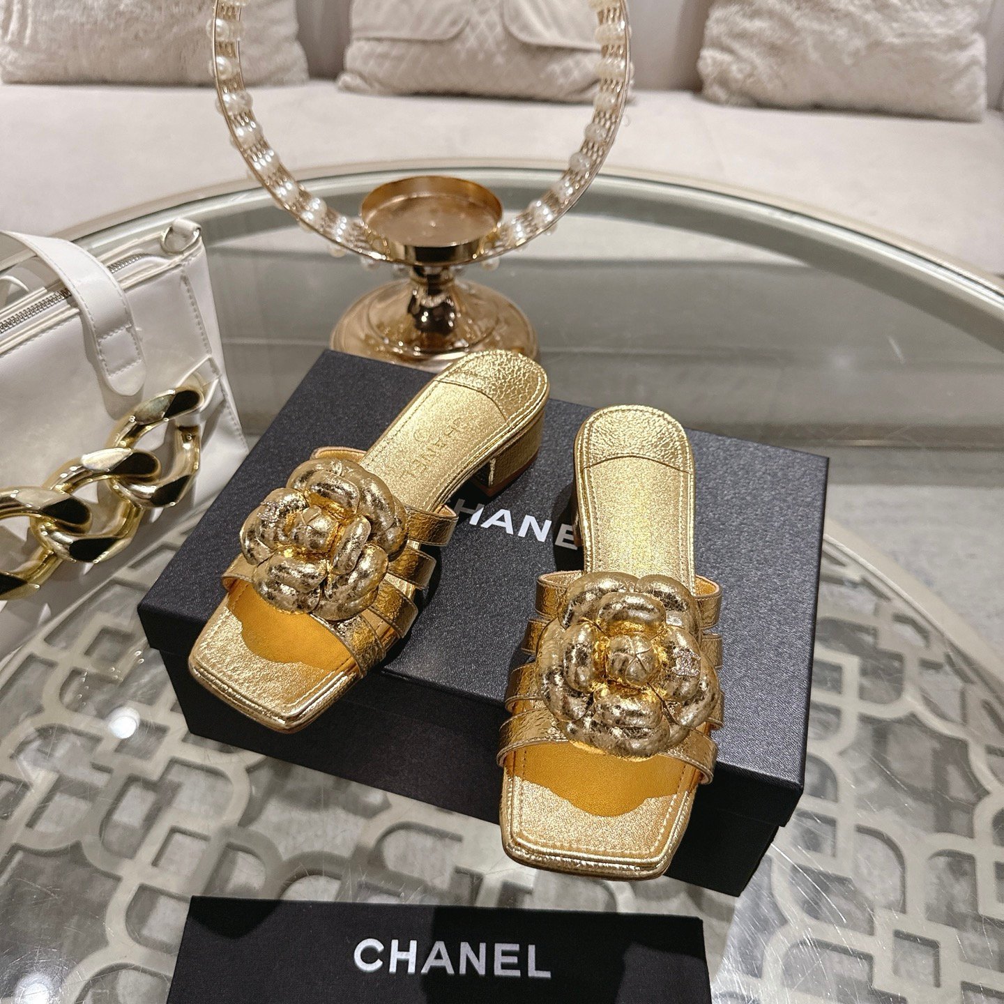 Chanel高仿金色山茶花拖鞋精品粗跟方頭涼鞋時尚百搭女鞋