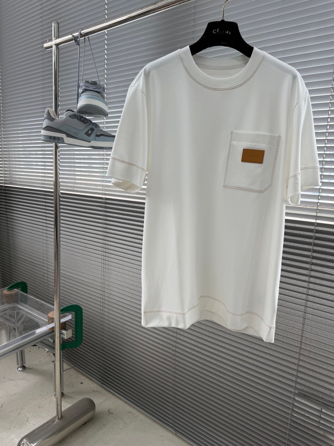 Fendi 精緻版 口袋皮標短袖T恤 極簡設計 質感佳 都會輕奢