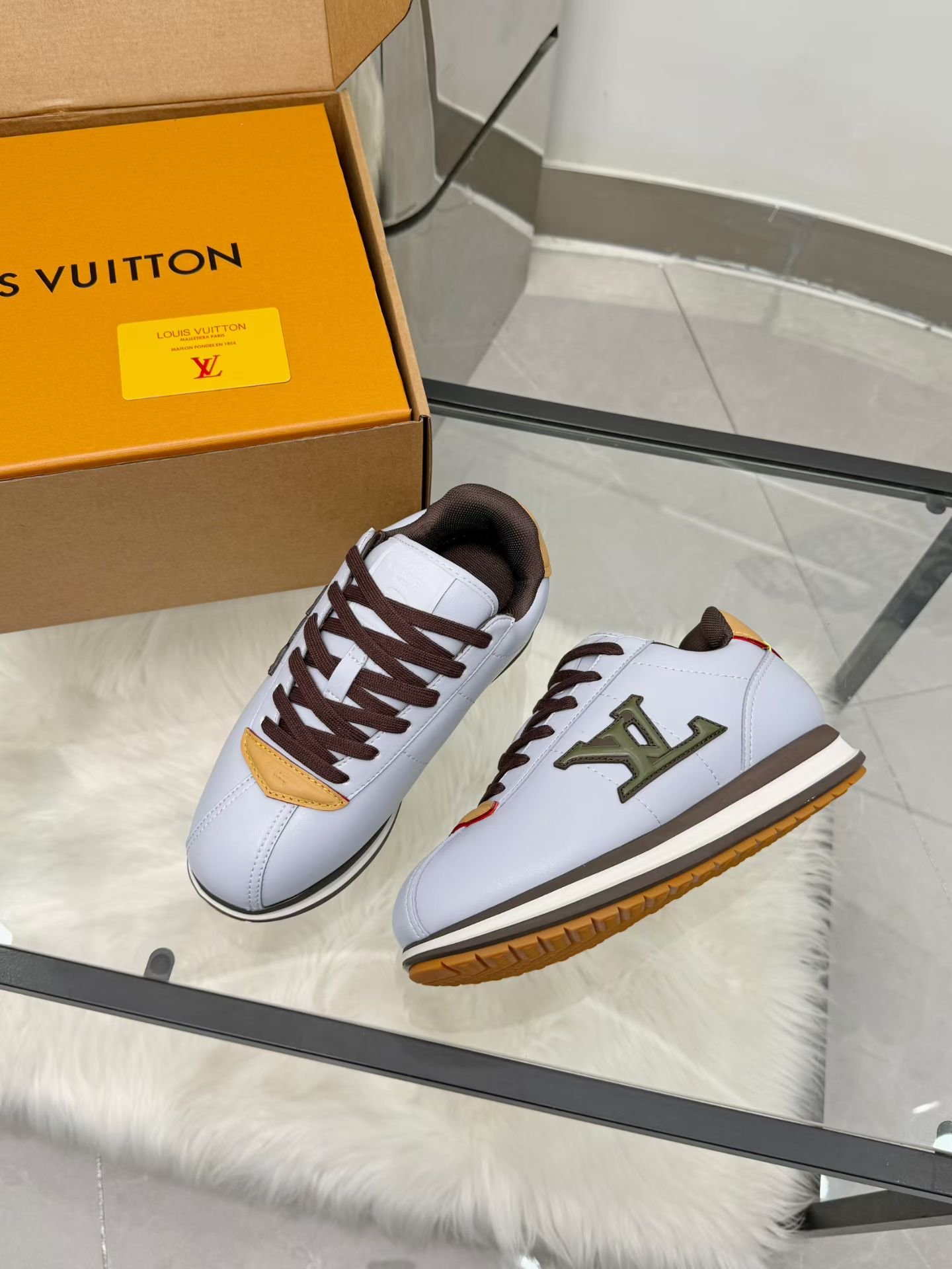 Louis Vuitton 超A貨 LV 經典低筒運動鞋 灰白拼色 百搭質感 都會輕奢