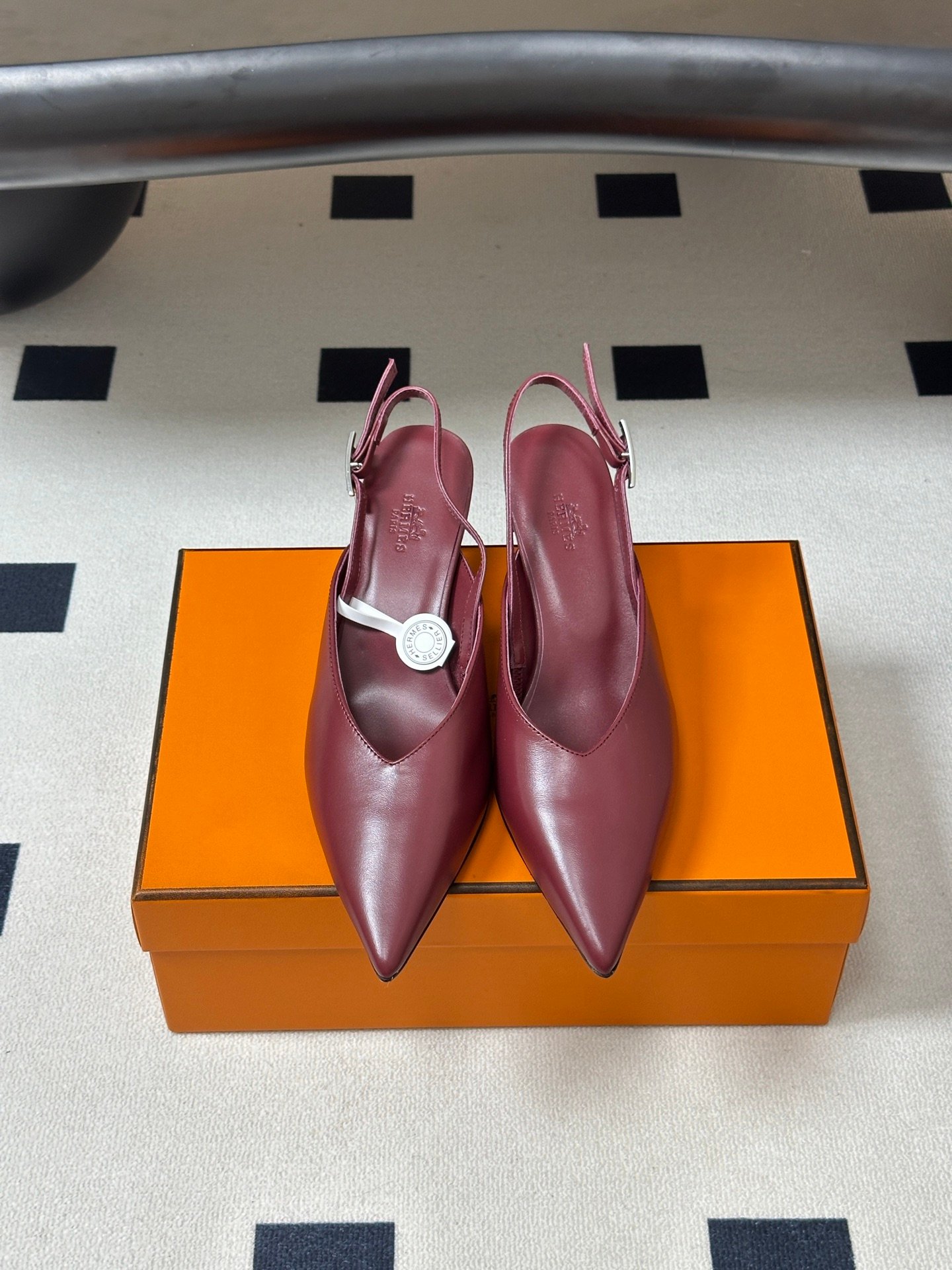 Hermès 精緻版 尖頭後空高跟鞋 酒紅優雅款 氣質耐看 法式奢華