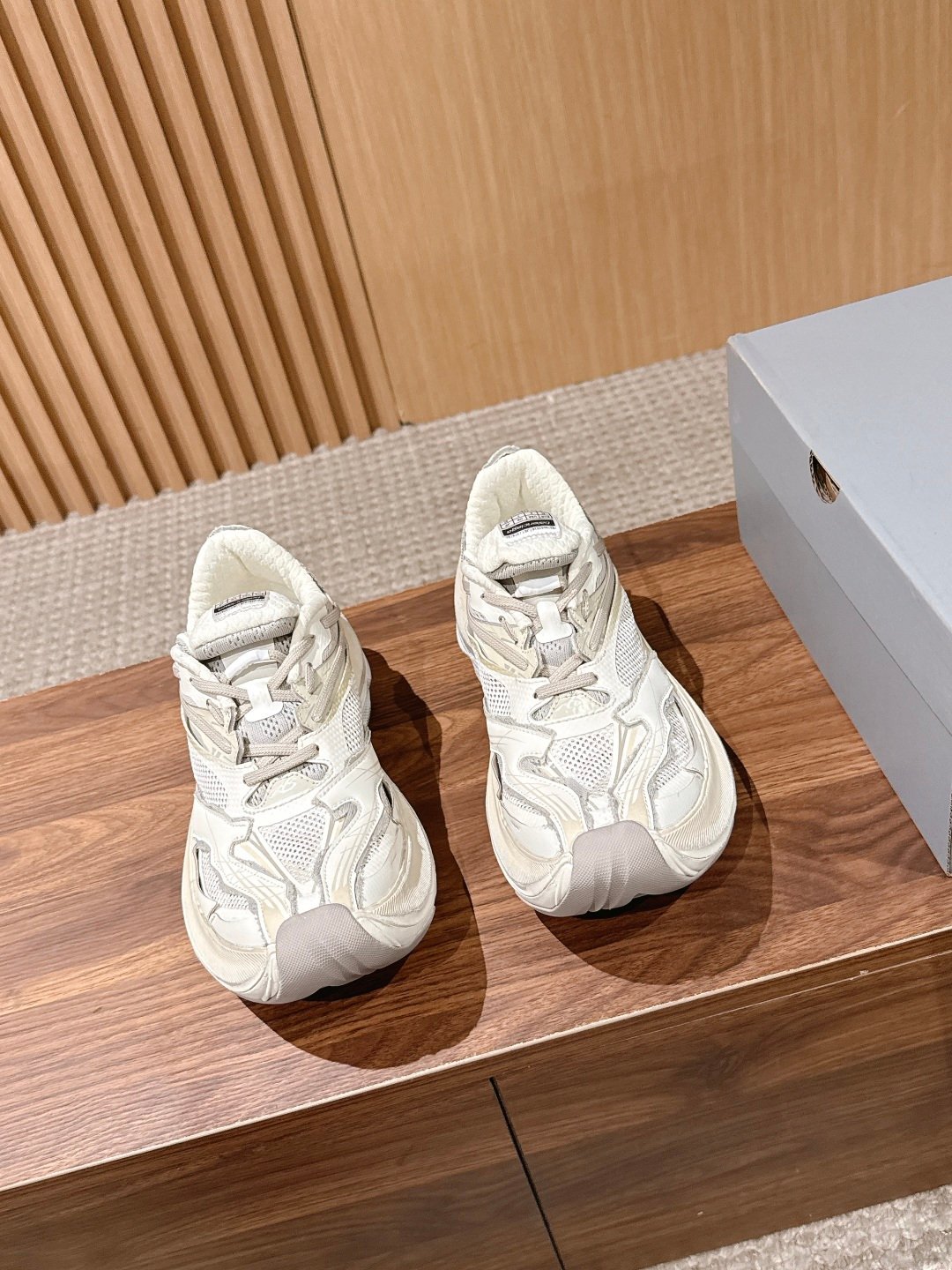 New Balance 原單 復古網布拼接老爹鞋 優雅質感 日系簡約