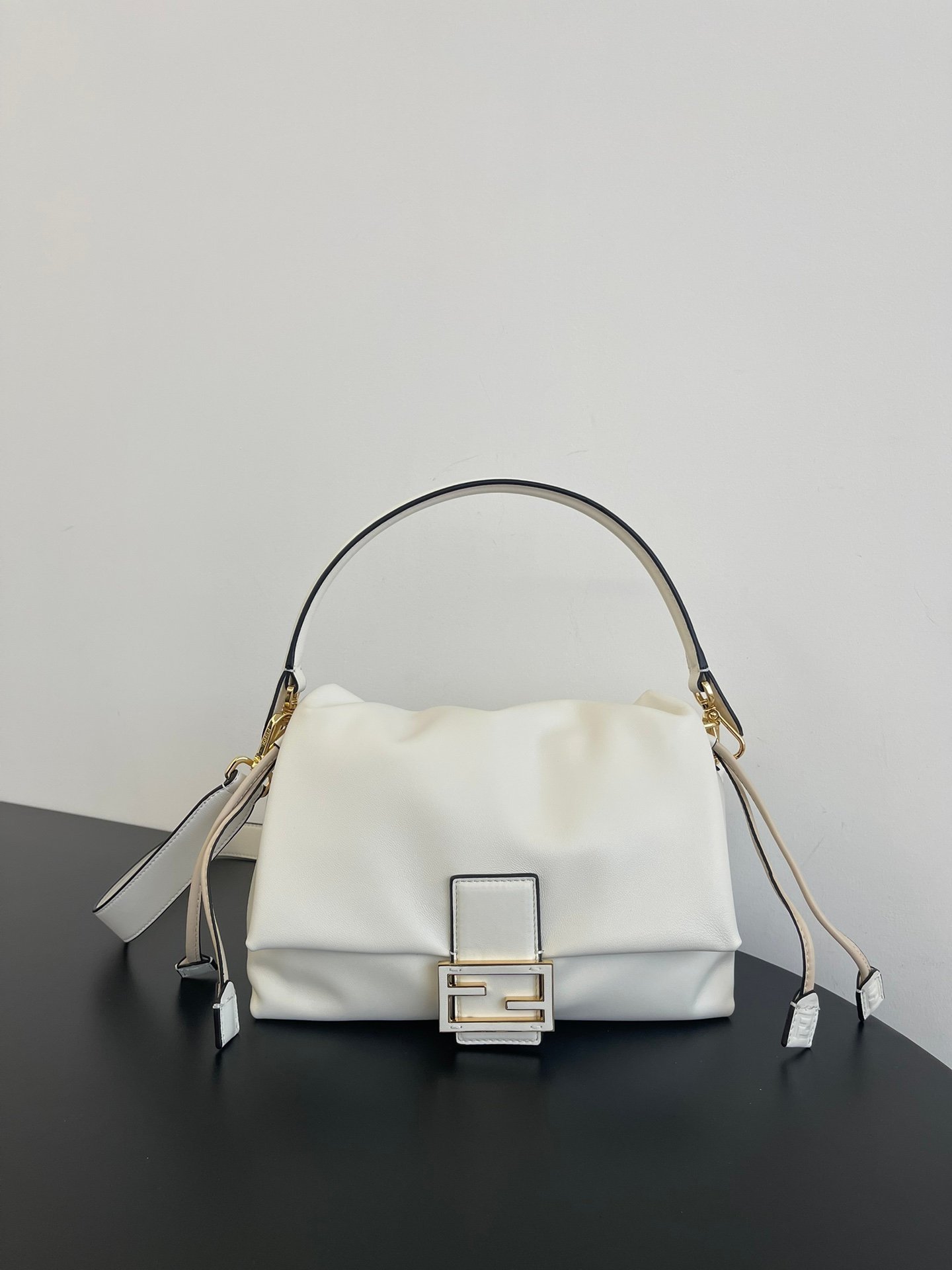 Fendi 一比一 Baguette 腋下包 優雅質感佳 法式奢華