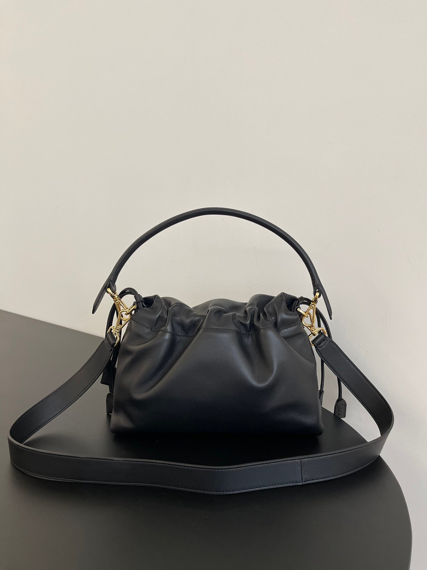 Fendi 精緻版 Mamma Baguette 軟皮肩背包 百搭耐看 都會輕奢