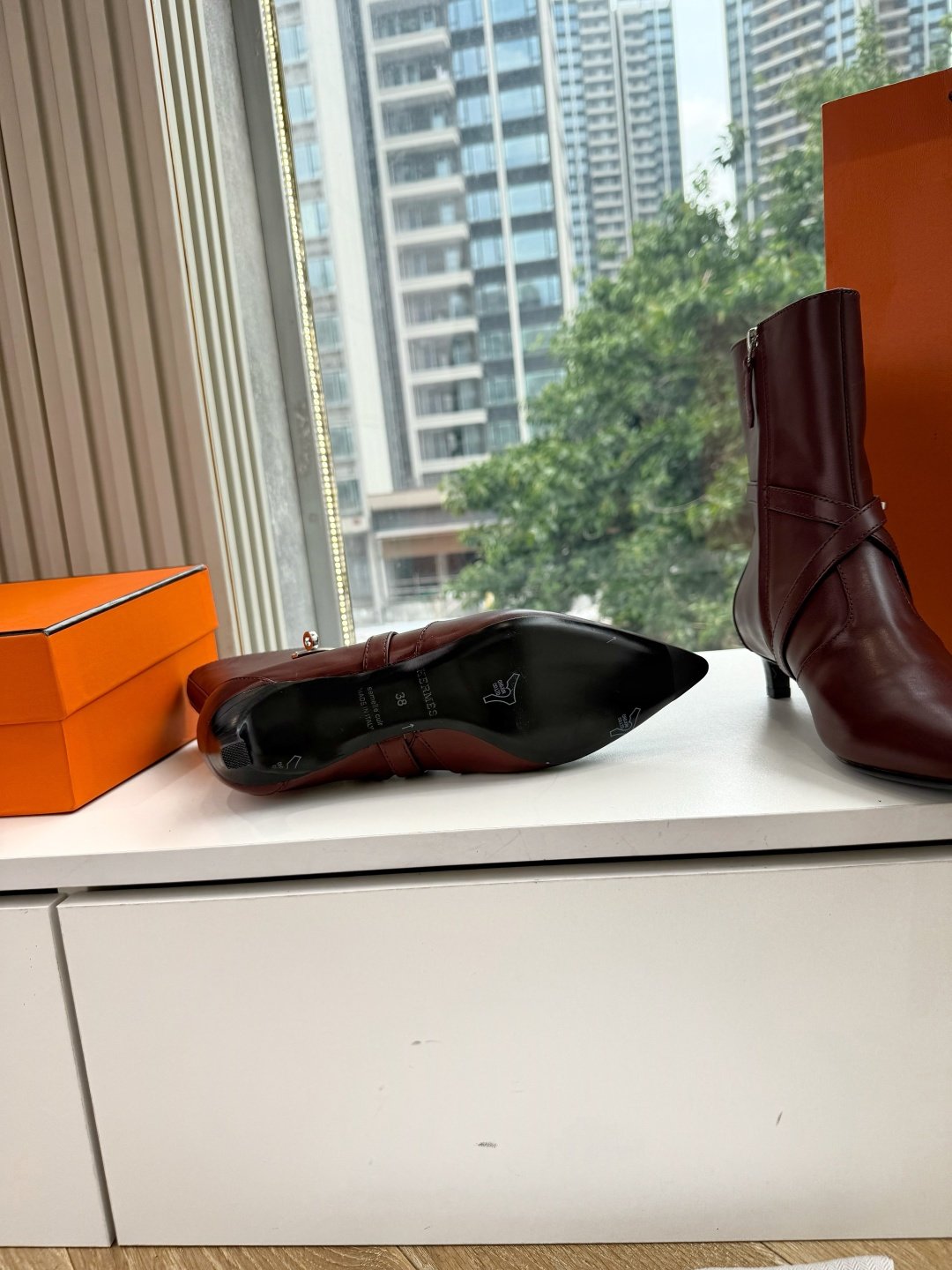 Hermès 原版 酒紅色短靴 Kelly扣設計 尖頭細跟優雅氣質款