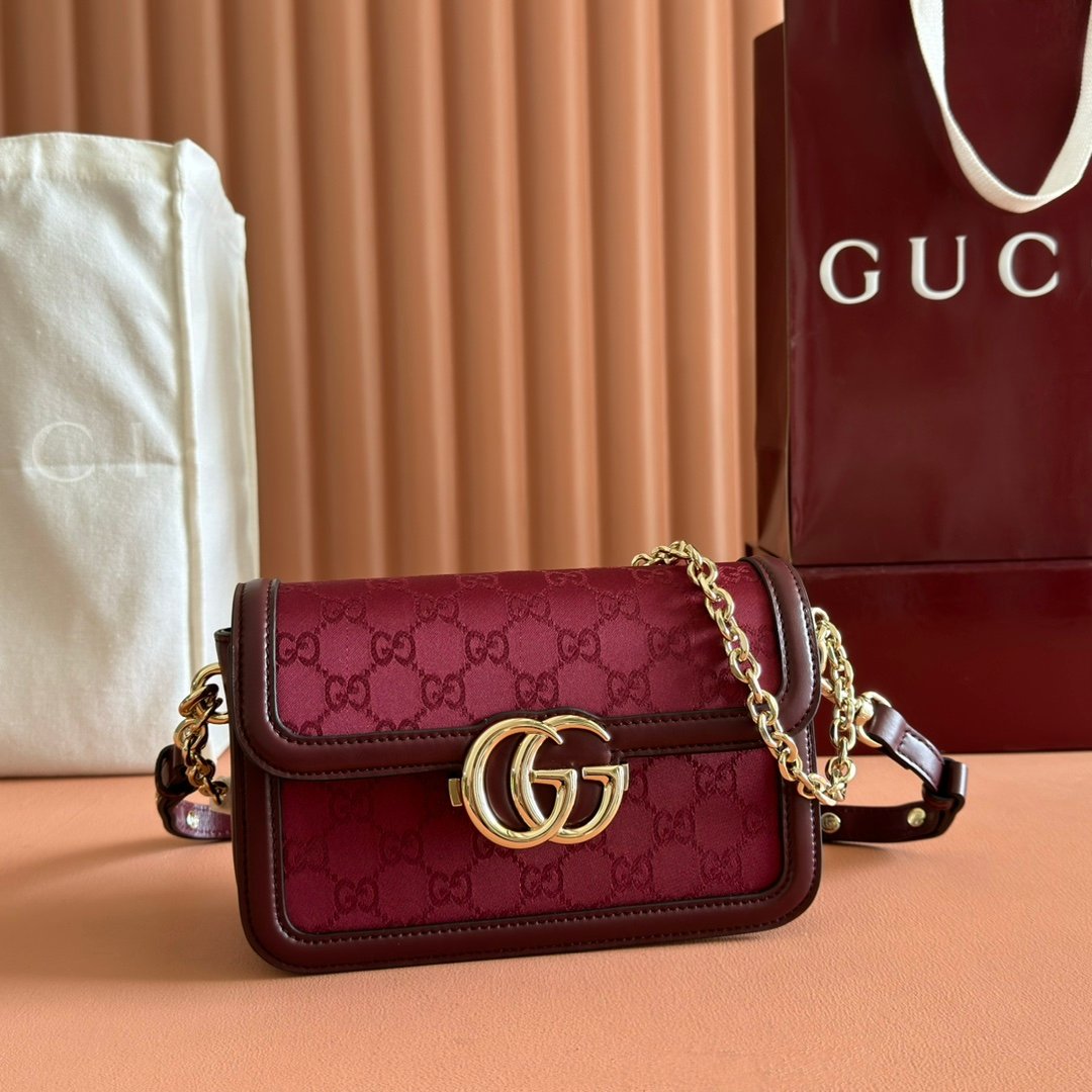 GUCCI 精緻版 826761 GG鏈條斜背包 優雅 都會輕奢