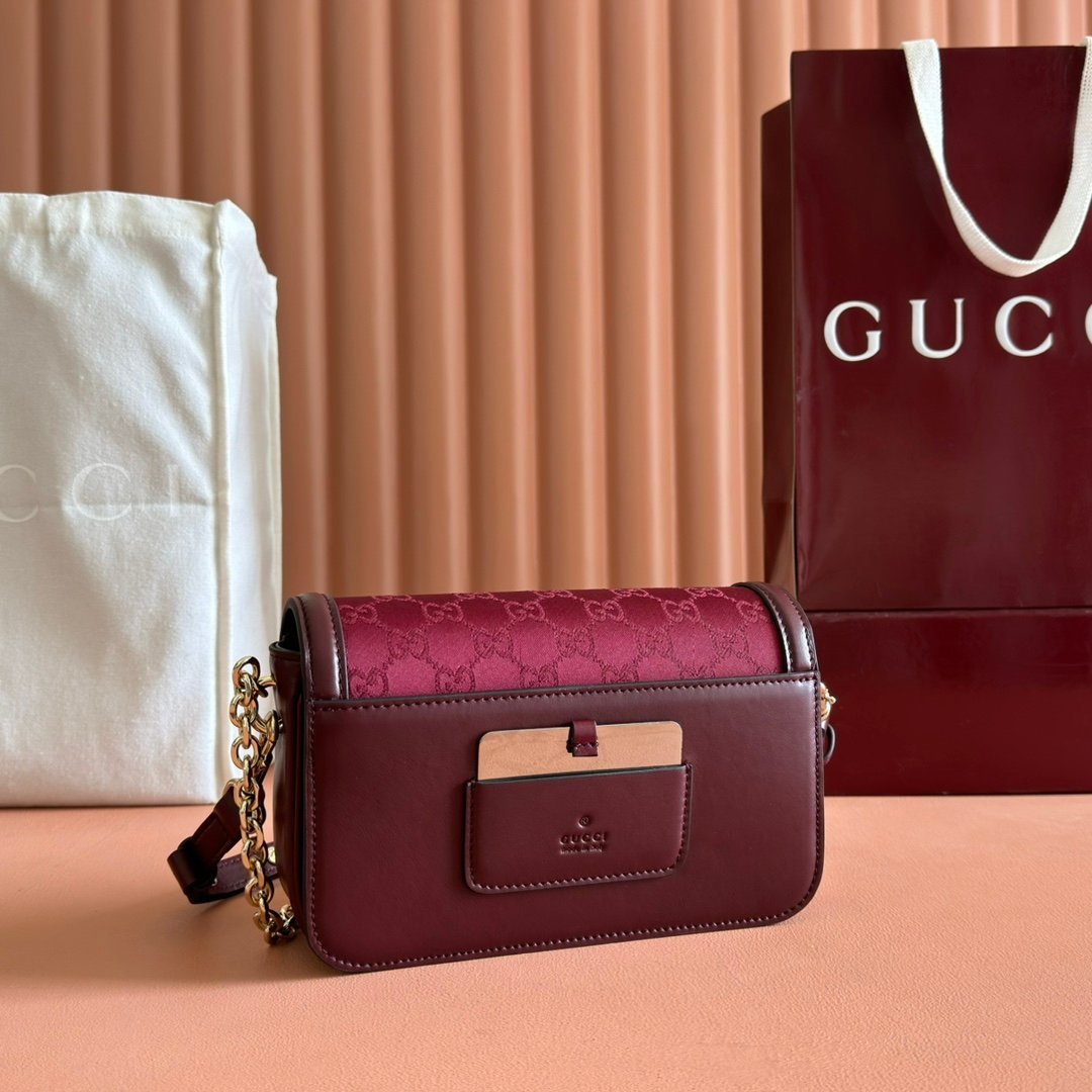 GUCCI 精緻版 826761 GG鏈條斜背包 優雅 都會輕奢